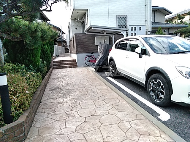 28/30 エントランス