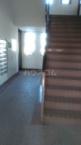 13/15 エントランス