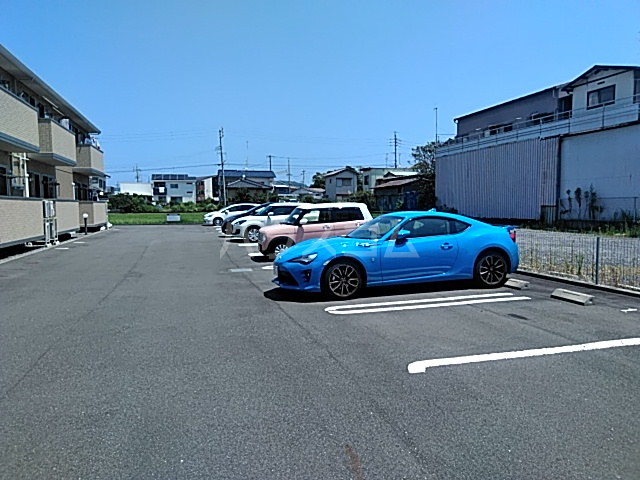 23/26 駐車場