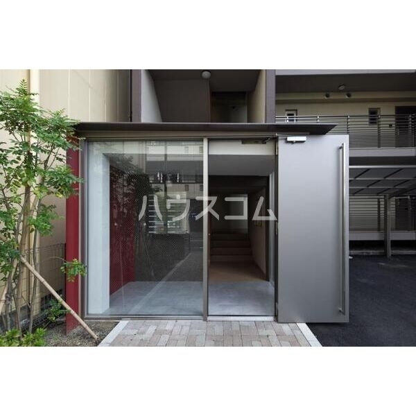 13/14 エントランス