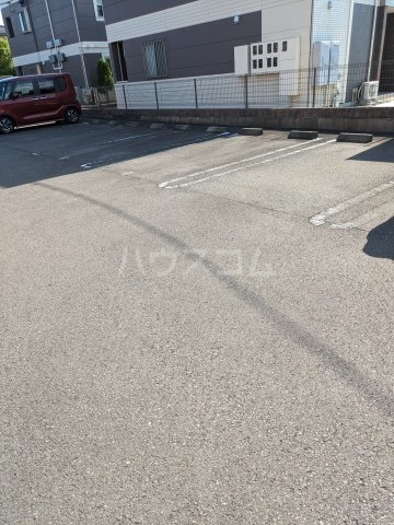 24/25 駐車場