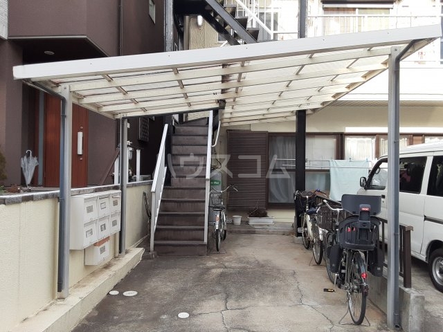 17/27 エントランス