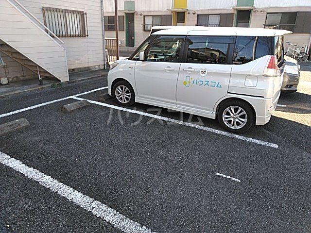 2/3 駐車場