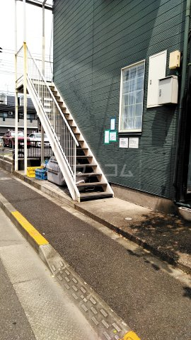 24/30 エントランス