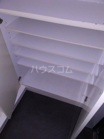 16/30 玄関