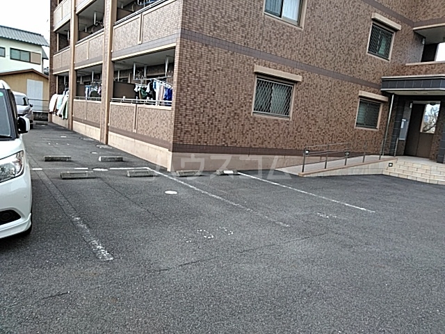 2/2 駐車場
