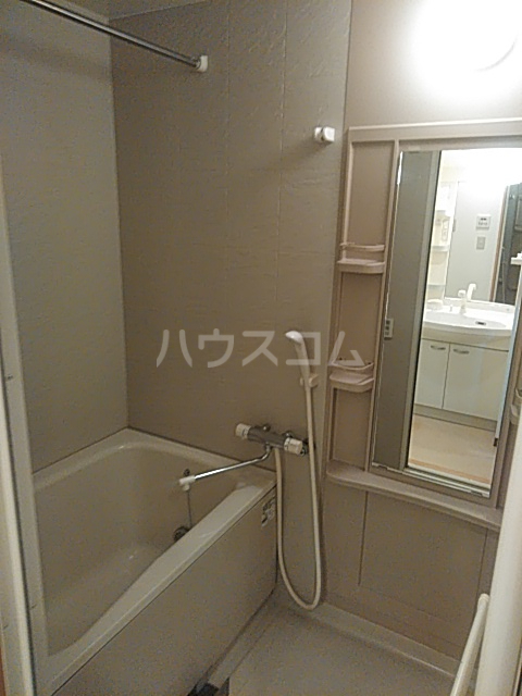13/23 浴室