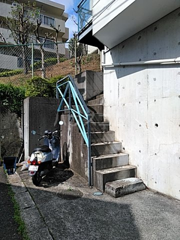 18/23 エントランス