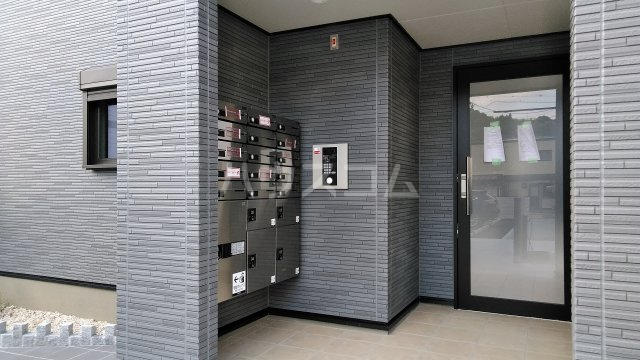 21/26 エントランス