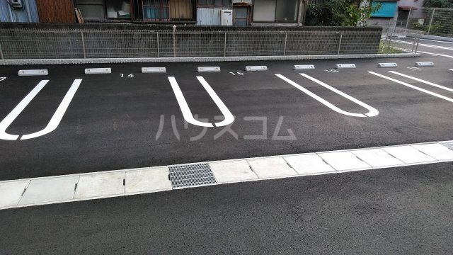 22/26 駐車場