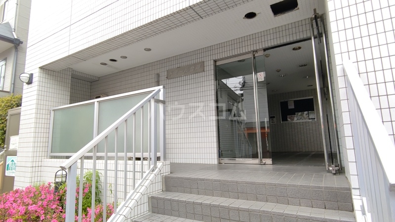 15/23 エントランス