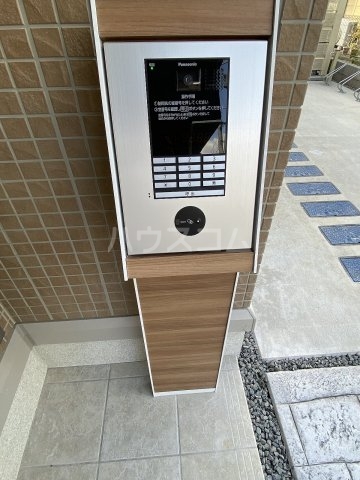 25/28 エントランス