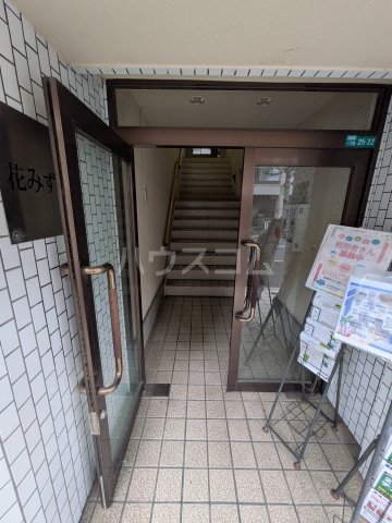 24/30 エントランス
