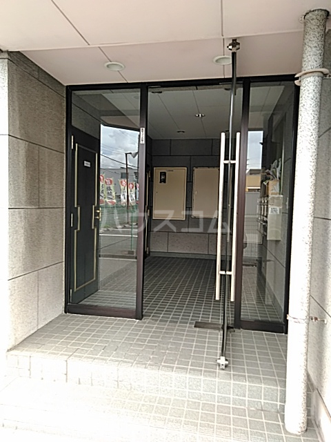 2/8 エントランス