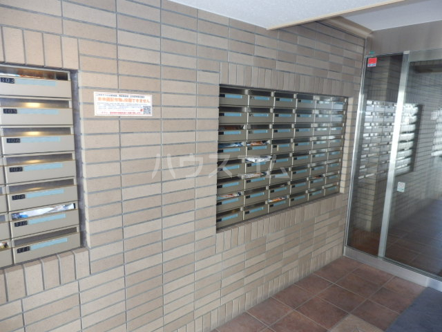 17/27 エントランス