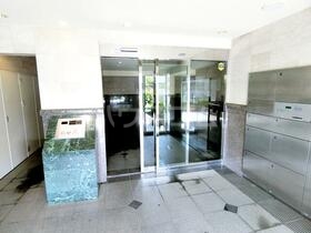 14/25 エントランス