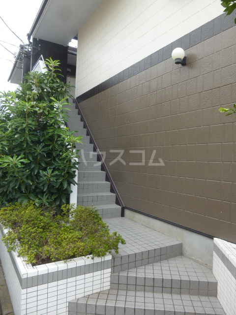 21/30 エントランス