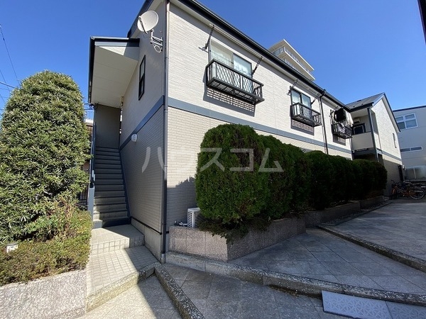 15/23 エントランス