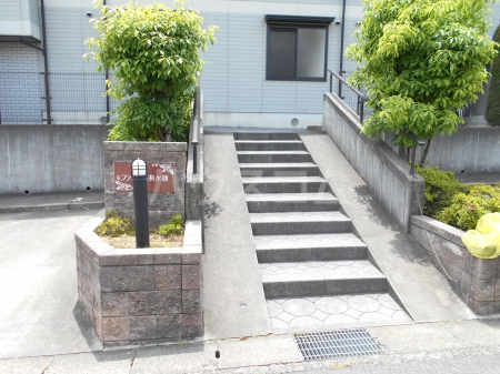 20/29 エントランス