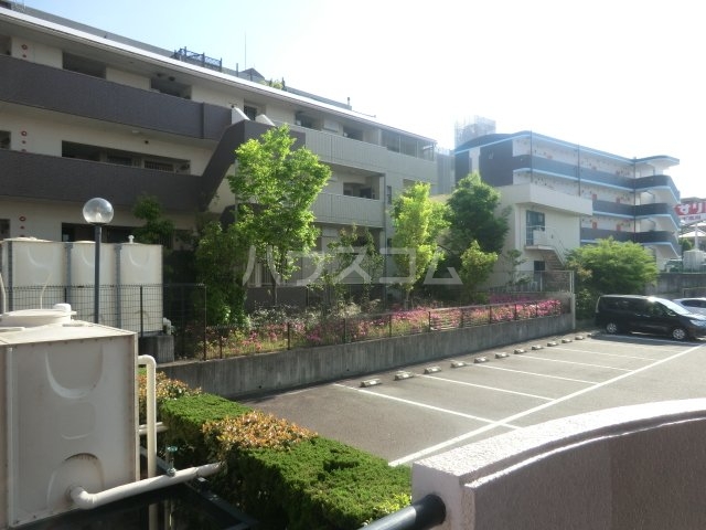 4/12 駐車場