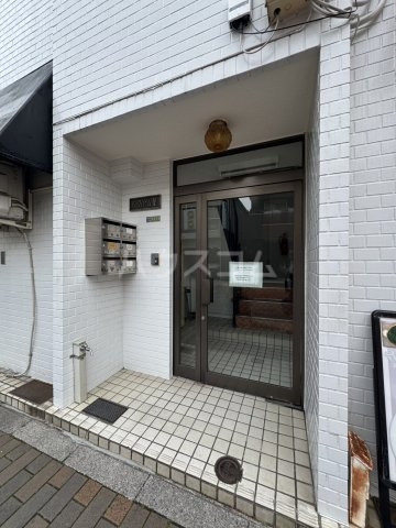 22/30 エントランス