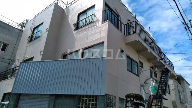 19/27 エントランス