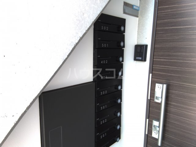 2/4 エントランス