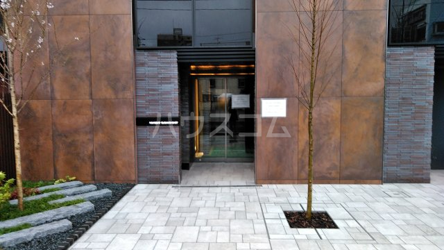 23/29 エントランス