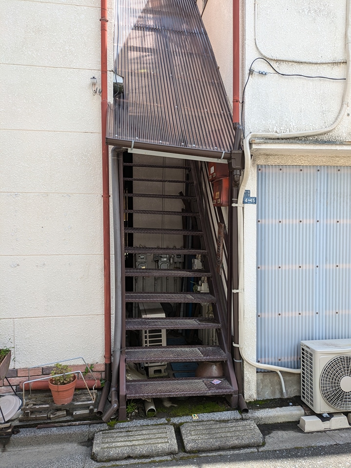 18/21 エントランス