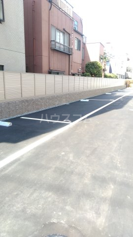 20/27 駐車場