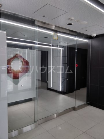 28/30 エントランス