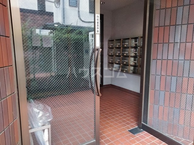 21/26 エントランス