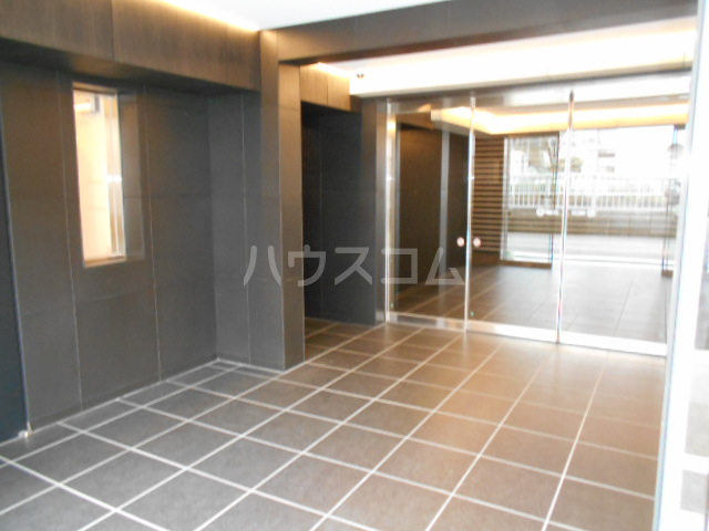 25/30 エントランス