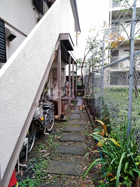 22/28 エントランス