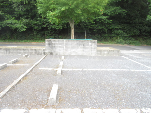 23/30 駐車場