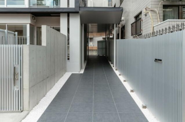 22/23 エントランス