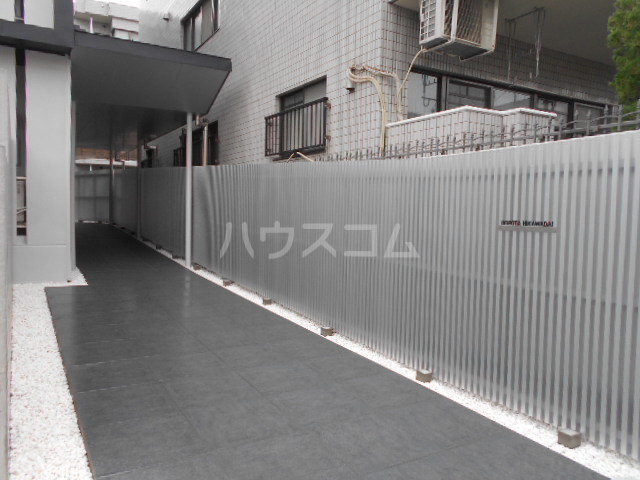 29/30 エントランス