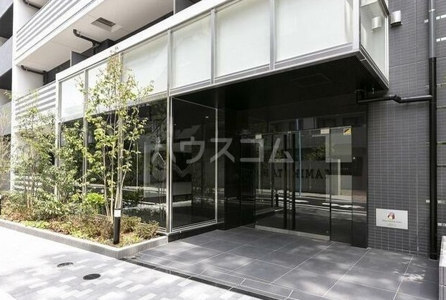 20/30 エントランス