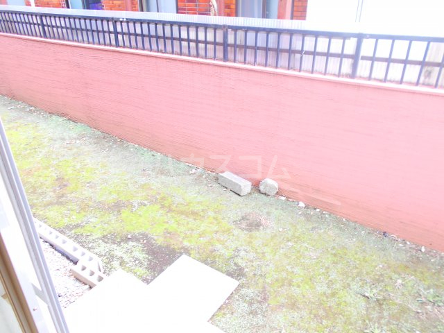 18/27 バルコニー