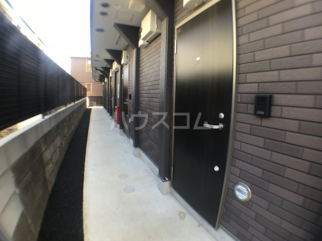 28/30 エントランス