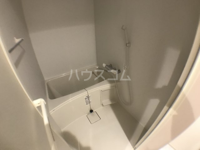 13/30 浴室
