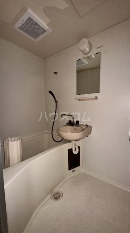 13/30 浴室