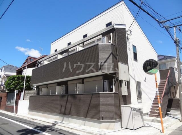 18/21 エントランス