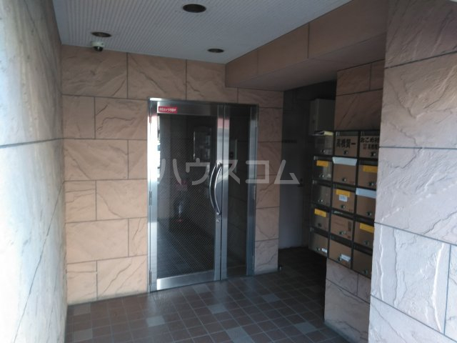 28/30 エントランス