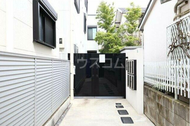 2/3 エントランス