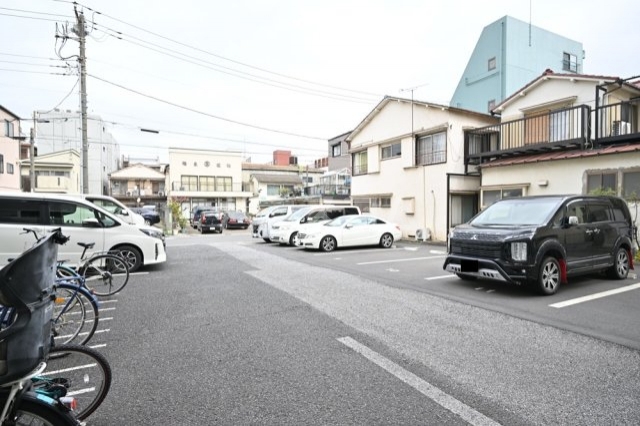 13/16 駐車場