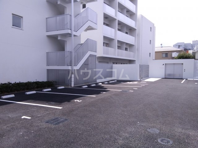 17/27 駐車場