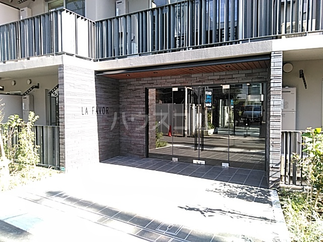 25/30 エントランス