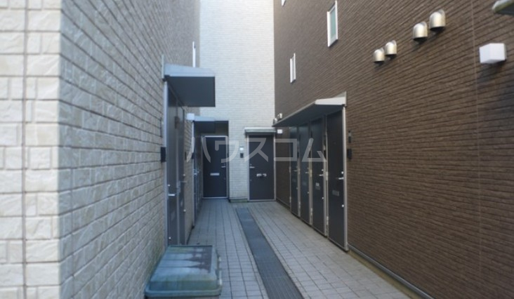 17/25 エントランス