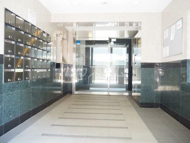 13/20 エントランス